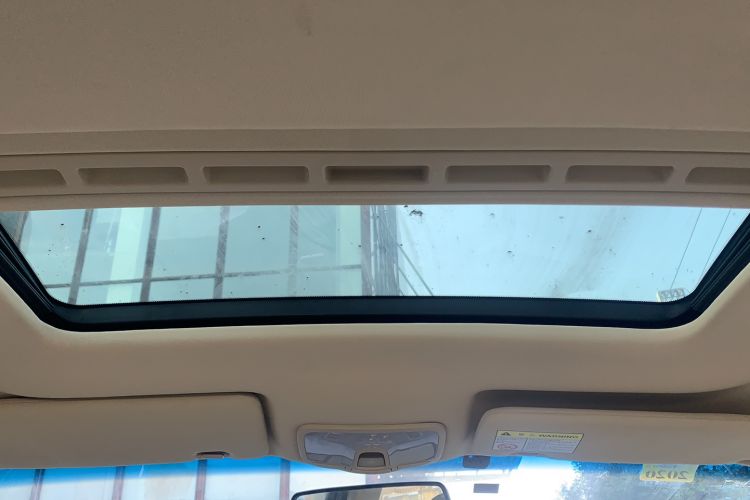 Used Roewe 350 2015 1.5L Automatic Luxury Sunroof Edition
