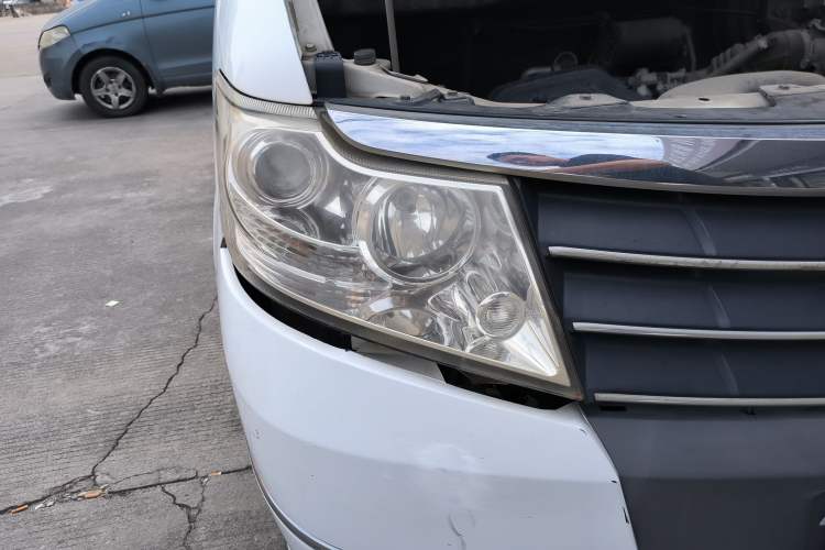 Used Dongfeng Shuaike 2014 1.6L Manual Comfort 7-Seater China IV Standard
