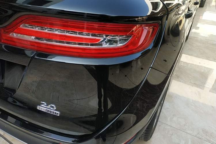 Used Lincoln MKC 2014 2.0T Two-Wheel-Drive Luxury Edition
