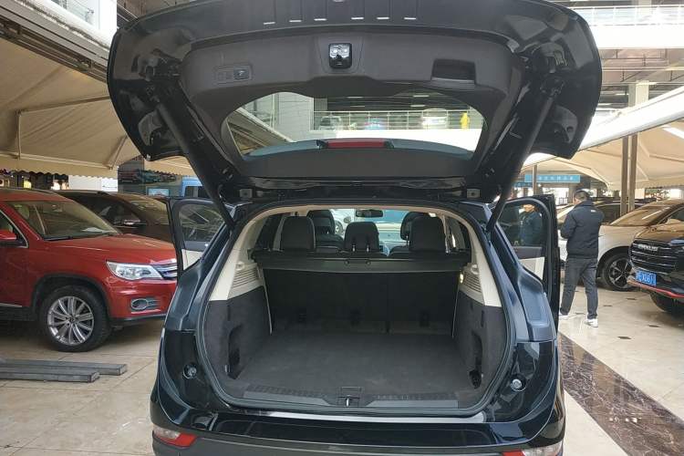 Used Lincoln MKC 2014 2.0T Two-Wheel-Drive Luxury Edition
