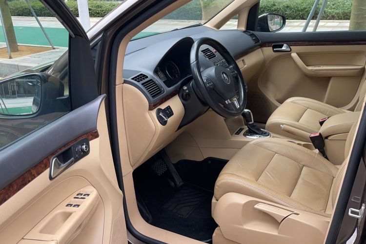 Used Volkswagen Touran 2011 1.4T DSG ZhiZhen Edition 5 Seats
