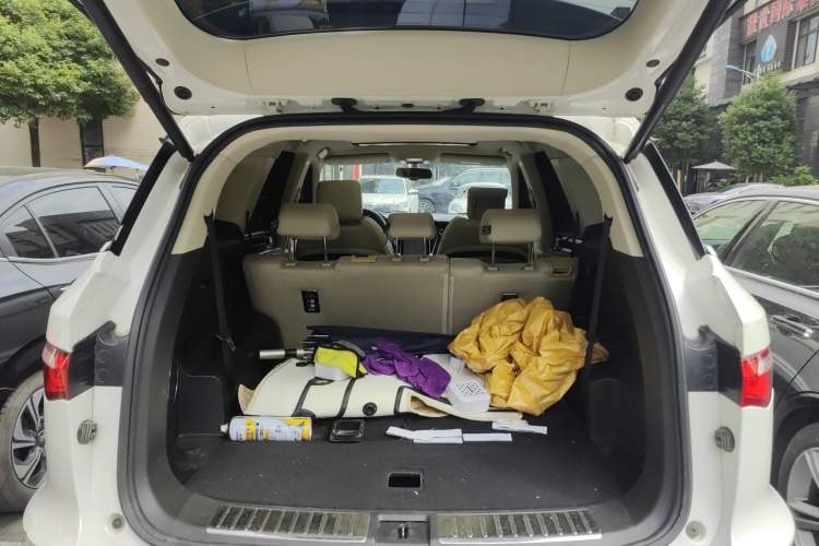 Used Zotye T800 2018 2.0T Automatic Luxury Connected 7-Seater