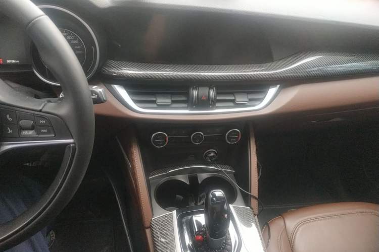 Used Alfa Romeo Stelvio 2017 2.0T 200HP Elite Edition
