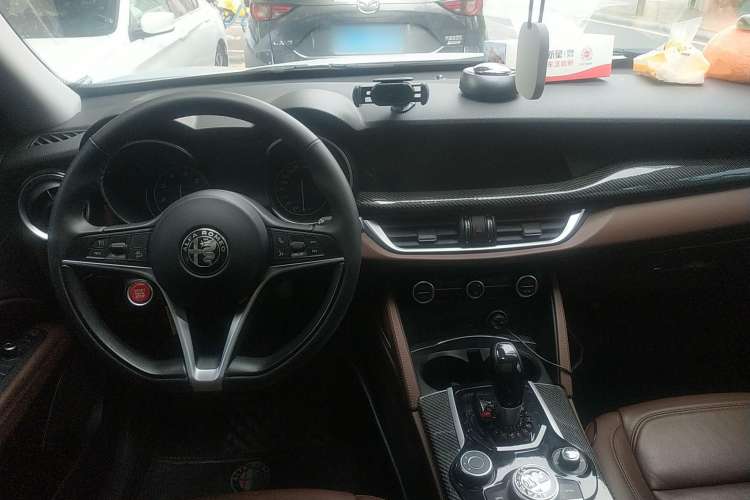 Used Alfa Romeo Stelvio 2017 2.0T 200HP Elite Edition
