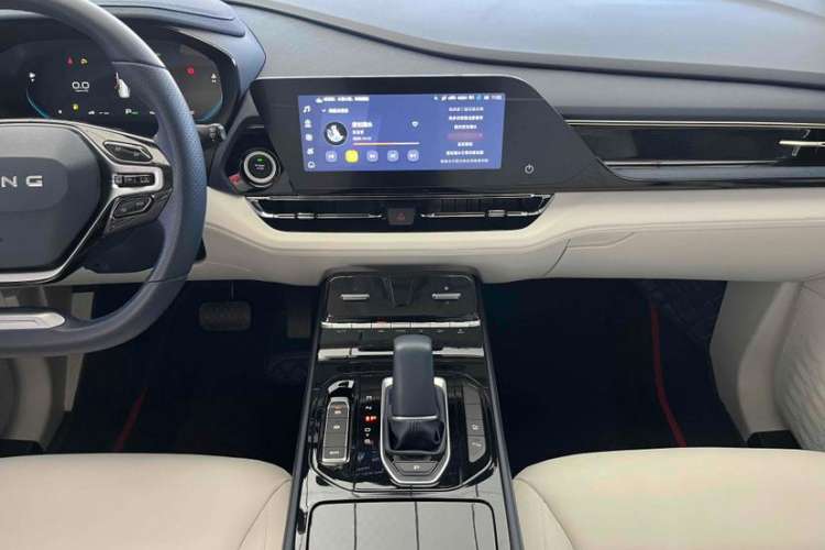 Used Wuling Victory 2023 2.0L DHT Luxury Edition