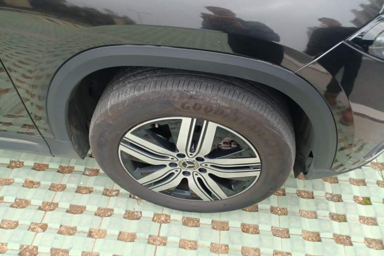 Used Mercedes-Benz EQA 2023 EQA 260 Right Front Wheel Hub