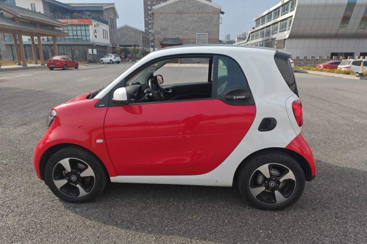 Used smart fortwo 2018 1.0L 52kW Hardtop Passion Edition China V Standard
