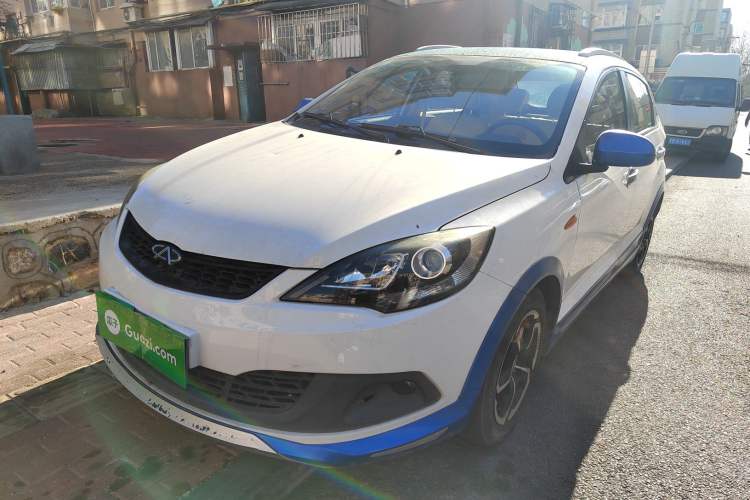 Used Chery Fengyun 2 2013 Hatchback 1.5L AMT Ruìyì Edition