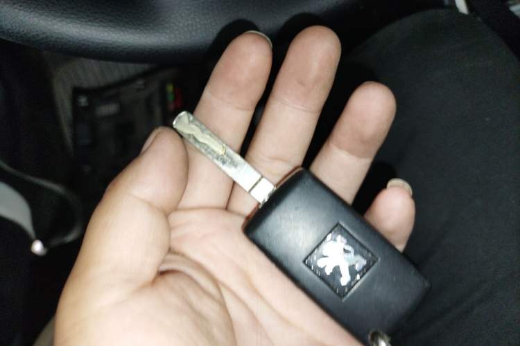 Used Peugeot 307 2012 Hatchback 1.6L Automatic Comfort Edition