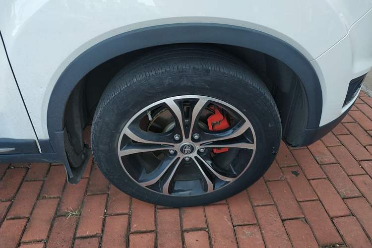 Used FAW Senya R7 2016 1.6L Automatic Prestige Model
