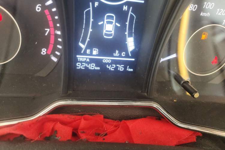 Used HYOSOW H3 2015 1.5L manual Comfort trim level
