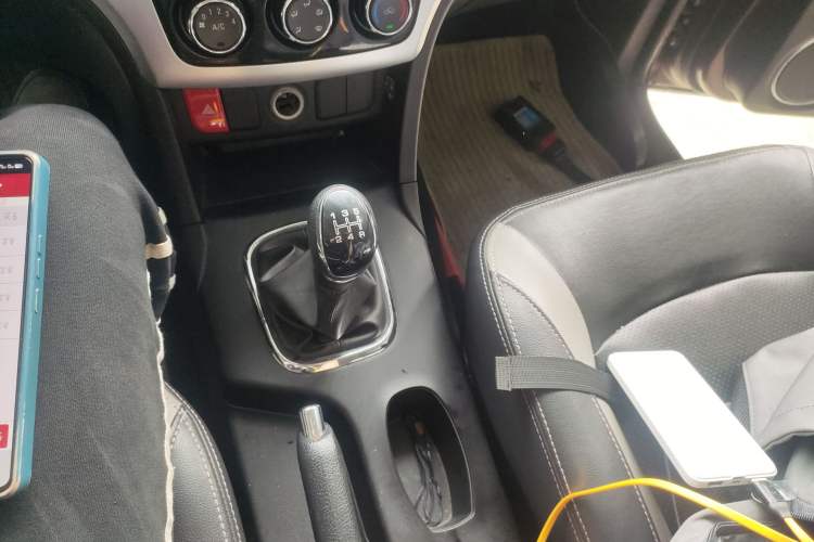 Used HYOSOW H3 2015 1.5L manual Comfort trim level
