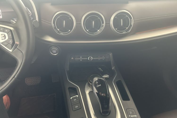 Used Wey VV6 2021 2.0T Two-Wheel Drive Smart Protection+
