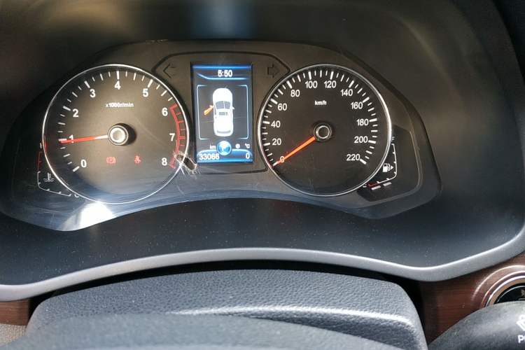 Used FAW Senya R7 2016 1.6L Automatic Prestige Model
