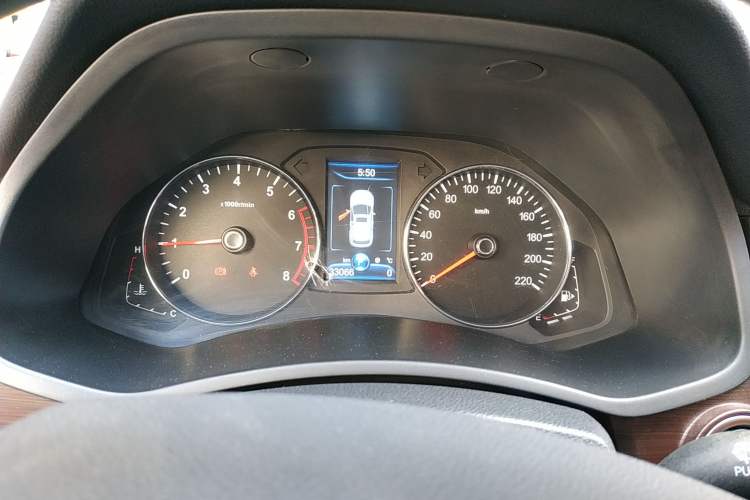 Used FAW Senya R7 2016 1.6L Automatic Prestige Model
