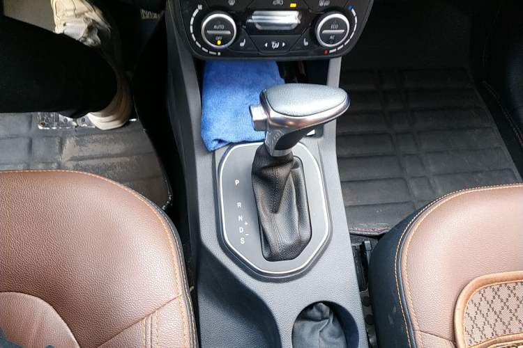 Used FAW Senya R7 2016 1.6L Automatic Prestige Model
