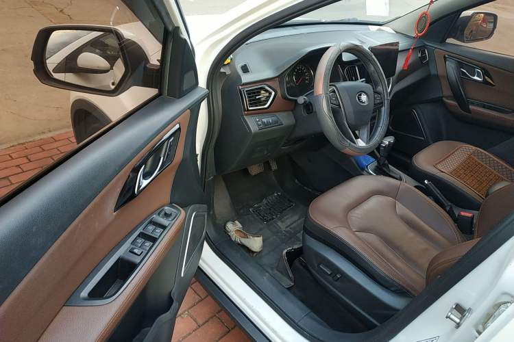 Used FAW Senya R7 2016 1.6L Automatic Prestige Model
