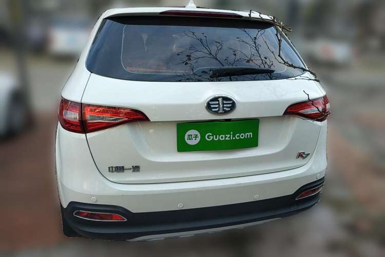 Used FAW Senya R7 2016 1.6L Automatic Prestige Model
