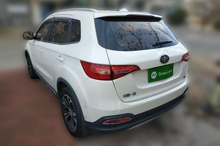 Used FAW Senya R7 2016 1.6L Automatic Prestige Model
