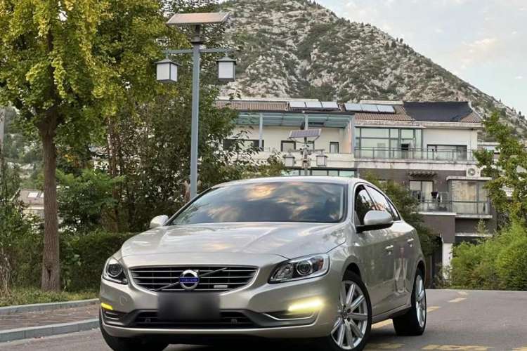 Used Volvo S60 New Energy 2015 S60L E-Drive Hybrid T6 Smart Drive Edition