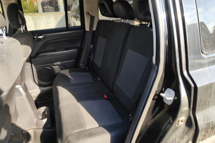 Used Jeep Patriot 2014 2.4L Sport Edition Left Rear Seat