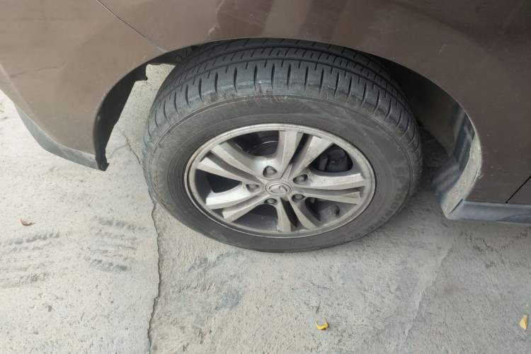 Used HYOSOW H3 2015 1.5L manual Comfort trim level
