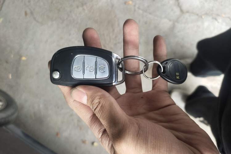 Used HYOSOW H3 2015 1.5L manual Comfort trim level
