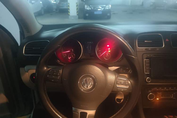 Used Volkswagen Golf 2010 1.4 TSI Automatic Luxury Model
