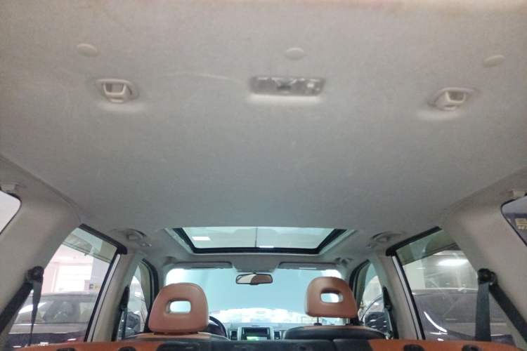 Used Dongfeng Fengdu MX6 2016 2.0L CVT Two-Wheel Drive Dream Edition