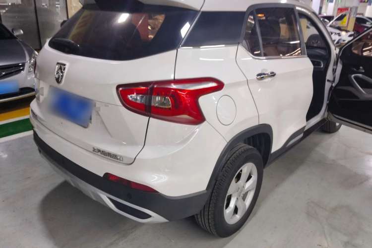 Used Baojun 510 2017 1.5L Manual Fashion Model
