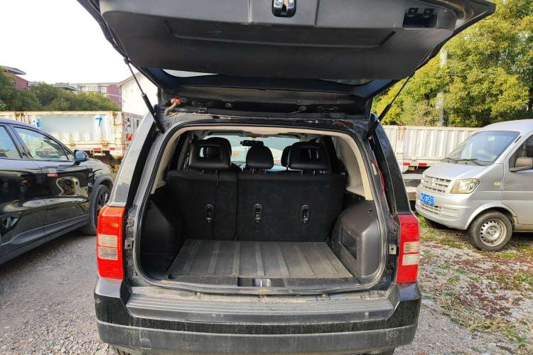 Used Jeep Patriot 2014 2.4L Sport Edition Trunk