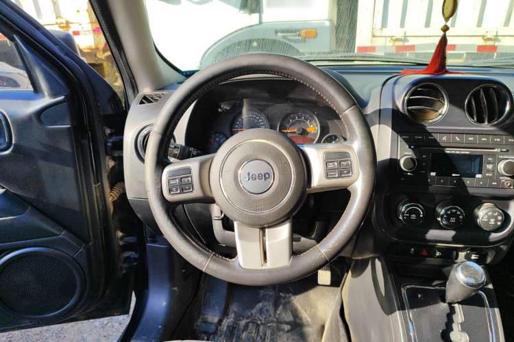 Used Jeep Patriot 2014 2.4L Sport Edition Steering Wheel