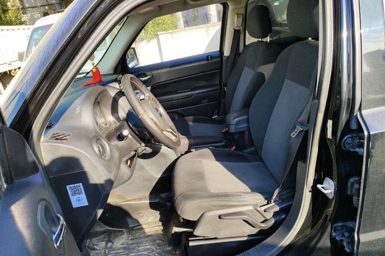 Used Jeep Patriot 2014 2.4L Sport Edition Left Front Seat