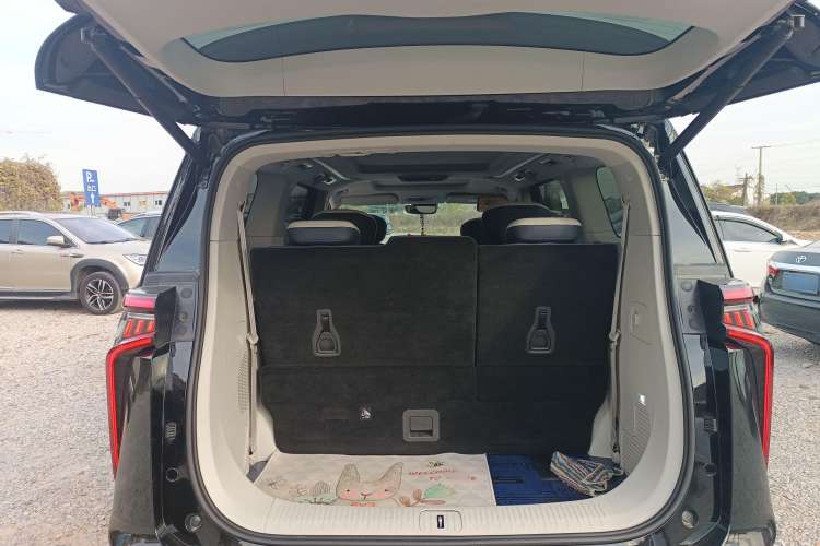 Used SAIC MAXUS G90 2022 2.0T Xingyun Seven-Seater Version
