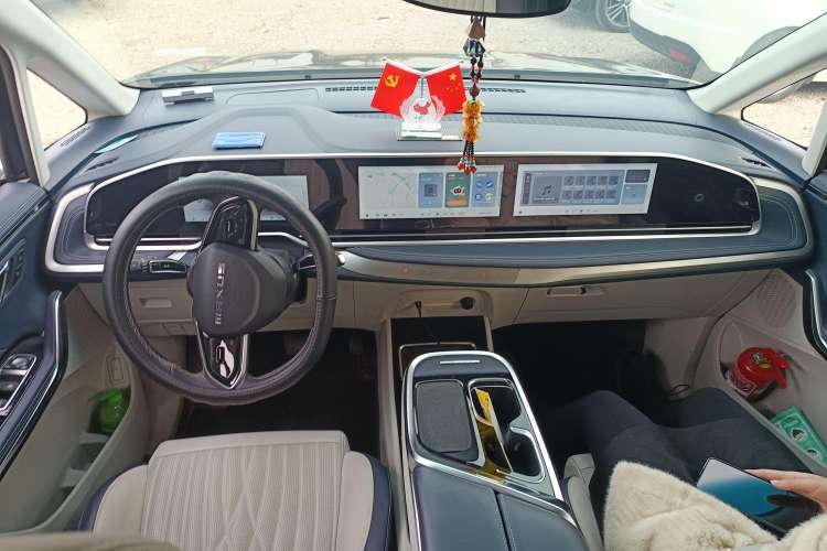 Used SAIC MAXUS G90 2022 2.0T Xingyun Seven-Seater Version
