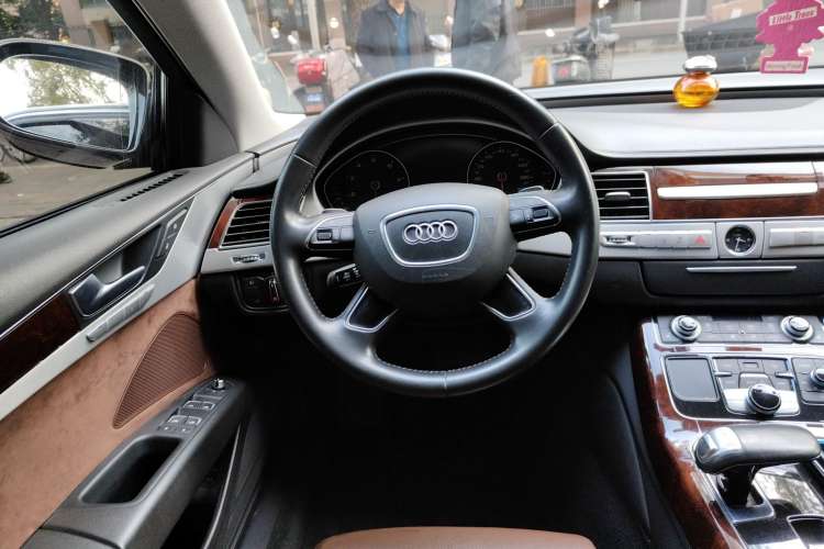 Used Audi A8 2013 A8L 30 FSI Comfort Model
