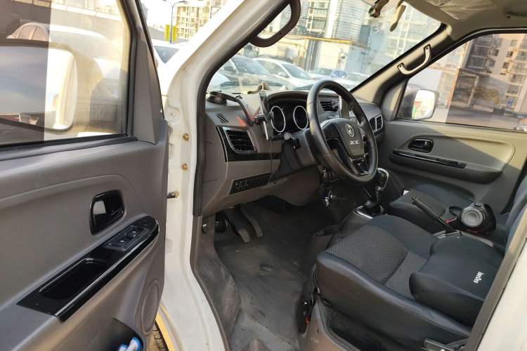 Used Dongfeng Yufeng Yufeng EM26 2023 Standard Edition 41.472 kWh Henan Lithium Power