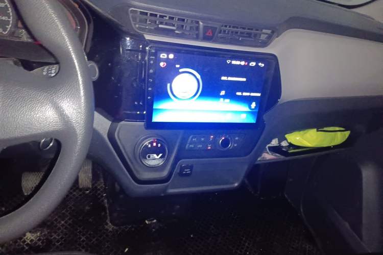 Used SAIC MAXUS EV30 2023 Pure-Electric Smart Logistics Expert with Long Wheelbase Guoxuan
