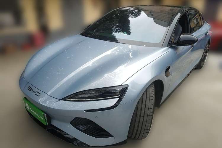 Used BYD Seal 2022 700 km Long-Range Rear-Wheel-Drive Version