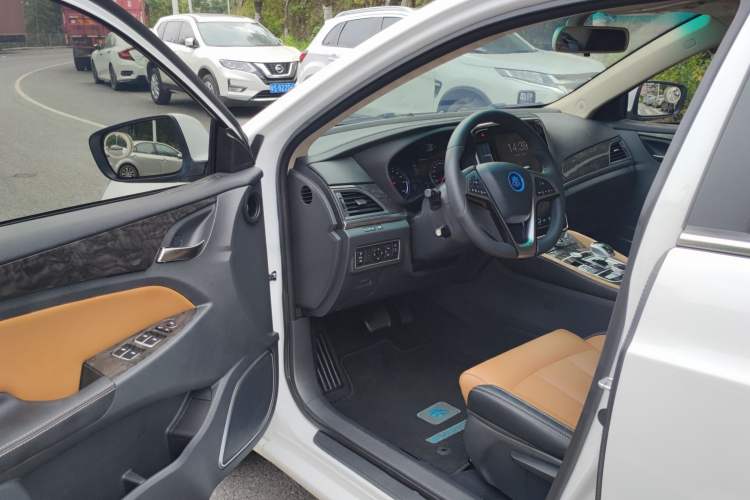 Used BYD Qin New Energy 2017 1.5T Luxury Model Driver Seat