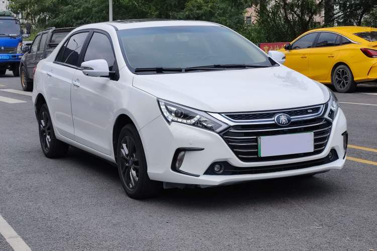 Used BYD Qin New Energy 2017 1.5T Luxury Model Front Right 45 Deg