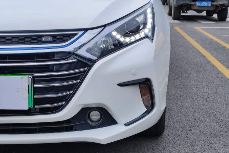 Used BYD Qin New Energy 2017 1.5T Luxury Model Left Front Headlight