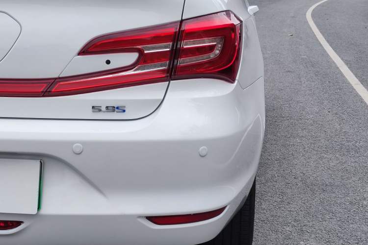 Used BYD Qin New Energy 2017 1.5T Luxury Model Right Rear Taillight