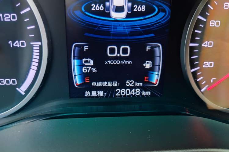 Used BYD Qin New Energy 2017 1.5T Luxury Model Odometer Close Up