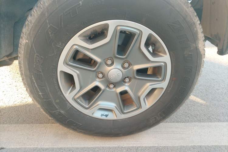 Used Jeep Wrangler 2013 3.6L Sahara Four-Door Edition
