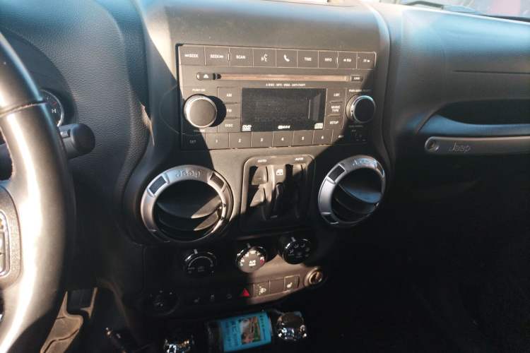 Used Jeep Wrangler 2013 3.6L Sahara Four-Door Edition
