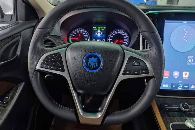 Used BYD Qin New Energy 2017 1.5T Luxury Model Steering Wheel