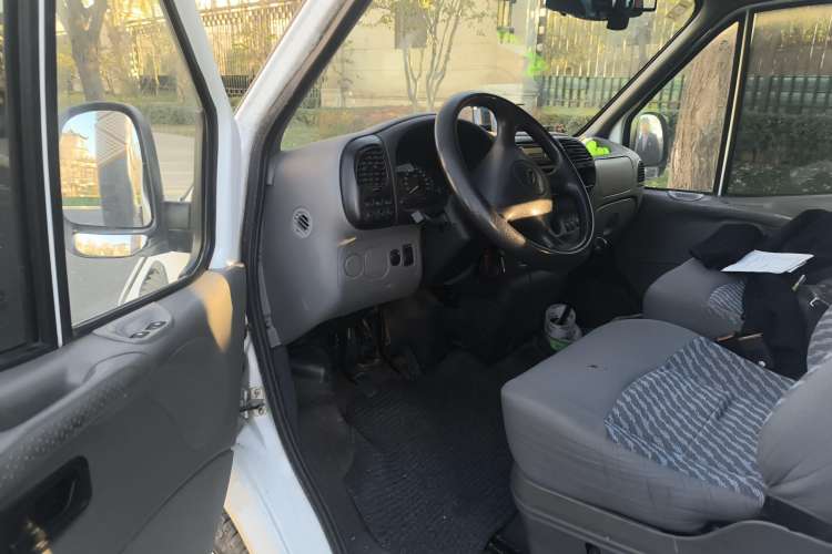 Used Ford Classic Transit 2016 2.4L Gasoline Long Wheelbase 10-Seater Mid-Height Multi-Function Vehicle 4G69S4N
