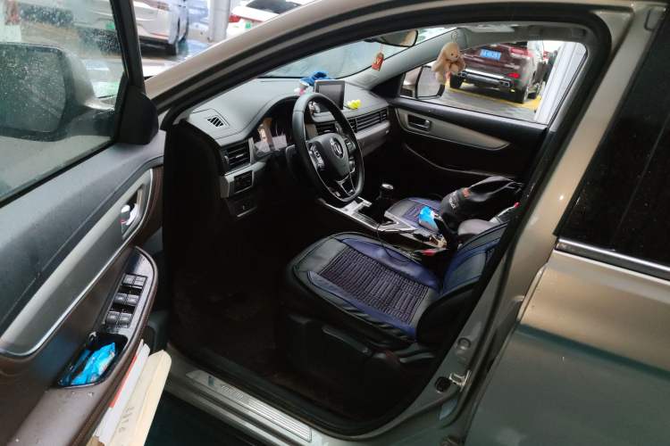 Used FORTHING Joyear X5 2017 Jingxiang Series 1.5T Manual Luxury Model
