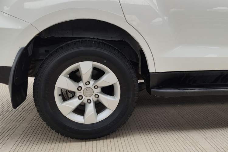 Used Foton Savana 2015 2.0T Manual Two-Wheel Drive Gasoline Luxury 7-Seater